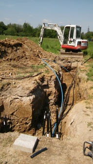 Výkopové práce pro kanalizační a vodovodní přípojku, Strančice